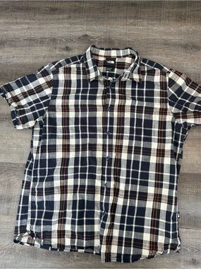 The North Face Men’s Navy & White Plaid Short-Sleeve Button-Up Shirt